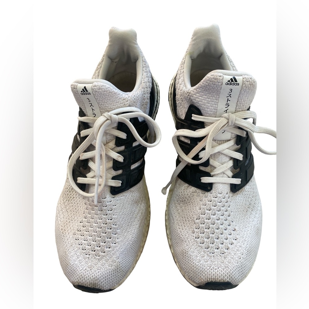 Ultra boost 5.0 Sneaker (men) size 8 black and white